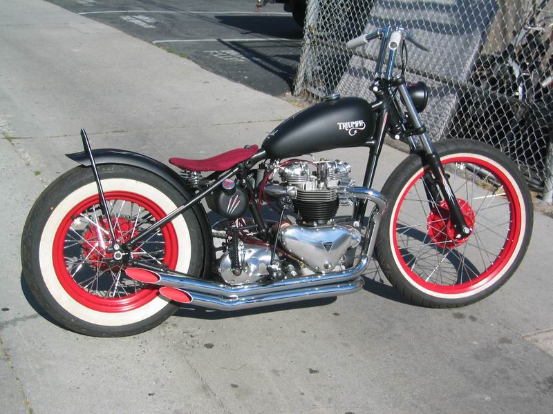 triumph_bobber2