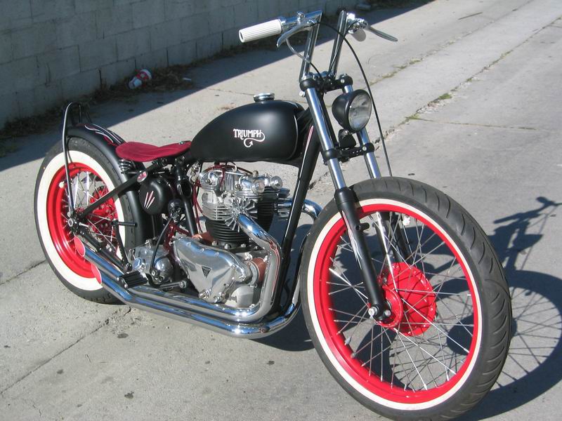 triumph_bobber4