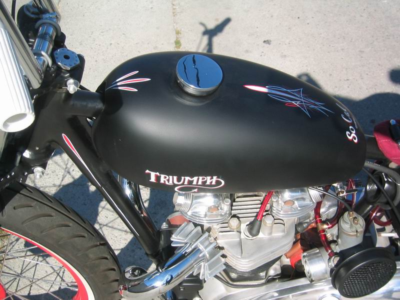 triumph_bobber5