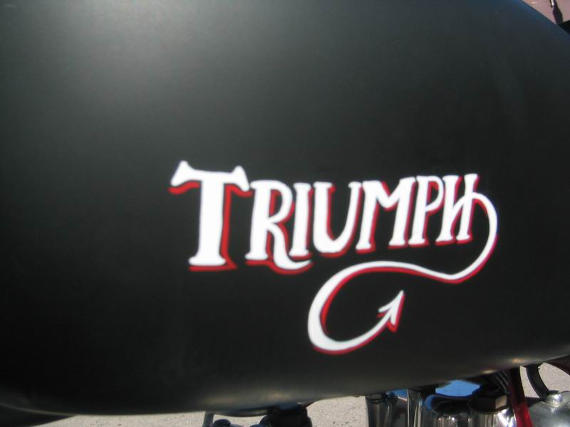 triumph_bobber9